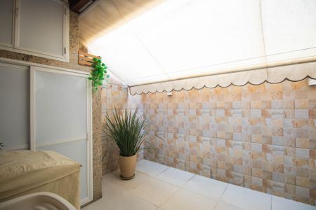 Casa de condomínio para alugar com 150m², 2 quartos e 1 vagaÁrea de Serviço