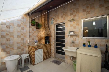 Casa de condomínio para alugar com 150m², 2 quartos e 1 vagaÁrea de Serviço