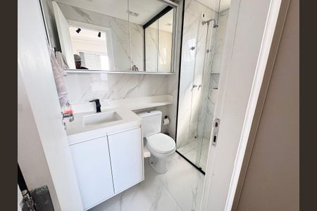 Apartamento à venda com 56m², 2 quartos e 2 vagasBanheiro suíte 