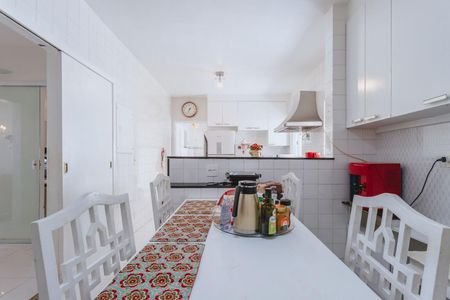 Casa de condomínio à venda com 480m², 5 quartos e 3 vagasCozinha