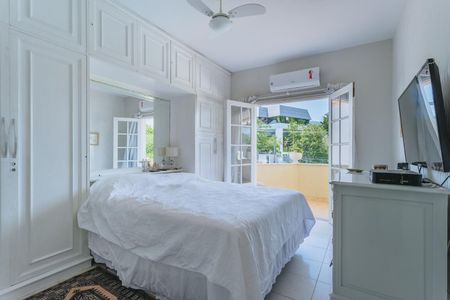 Casa de condomínio à venda com 480m², 5 quartos e 3 vagasQuarto