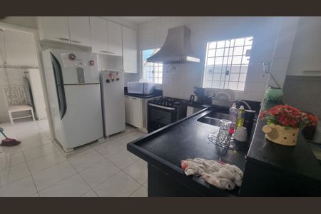 Casa de condomínio à venda com 480m², 5 quartos e 3 vagasCozinha