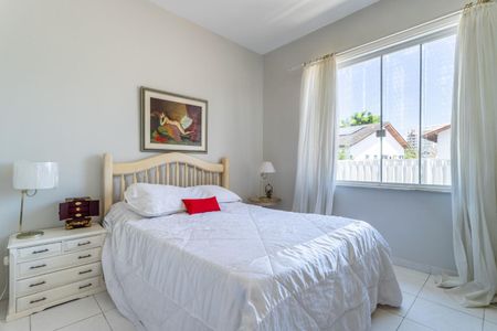 Casa de condomínio à venda com 480m², 5 quartos e 3 vagasQuarto 