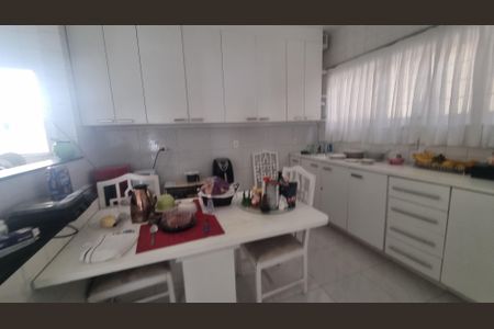 Casa de condomínio à venda com 480m², 5 quartos e 3 vagasCozinha