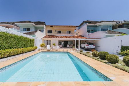 Casa de condomínio à venda com 480m², 5 quartos e 3 vagasÁrea externa