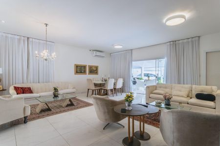 Casa de condomínio à venda com 480m², 5 quartos e 3 vagasSala 
