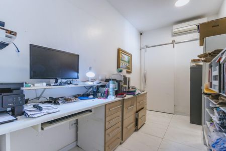 Casa de condomínio à venda com 480m², 5 quartos e 3 vagasQuarto