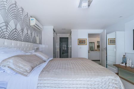 Casa de condomínio à venda com 480m², 5 quartos e 3 vagasQuarto 