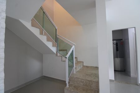 Casa de condomínio à venda com 200m², 3 quartos e 3 vagasSala