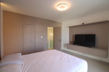 Casa de condomínio à venda com 200m², 3 quartos e 3 vagasSuíte 2