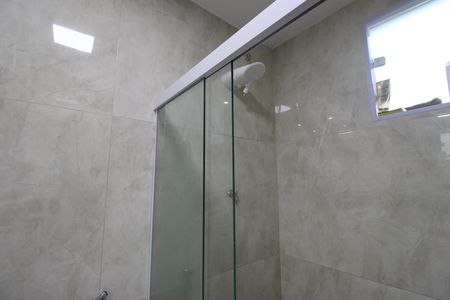 Casa de condomínio à venda com 200m², 3 quartos e 3 vagasBanheiro da suíte 2
