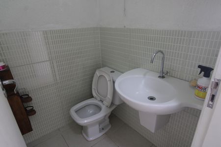 Casa de condomínio à venda com 200m², 3 quartos e 3 vagasLavabo