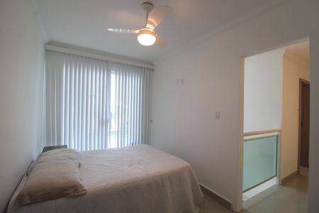 Casa de condomínio à venda com 200m², 3 quartos e 3 vagasSuíte 1
