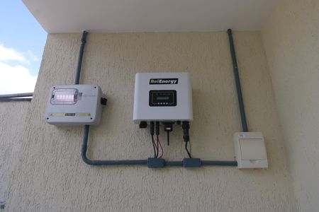 Casa de condomínio à venda com 200m², 3 quartos e 3 vagasVaranda das suítes - Painel solar 