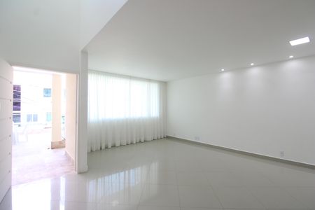 Sala de casa de condomínio à venda com 3 quartos, 200m² em Freguesia (jacarepaguá), Rio de Janeiro