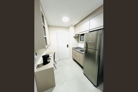 Cozinha de apartamento para alugar com 1 quarto, 24m² em Butantã, São Paulo