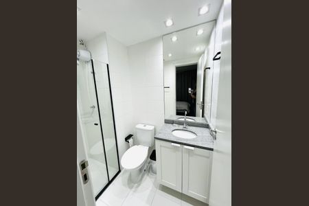 Banheiro  de apartamento para alugar com 1 quarto, 24m² em Butantã, São Paulo