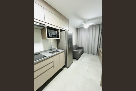 Cozinha de apartamento para alugar com 1 quarto, 24m² em Butantã, São Paulo