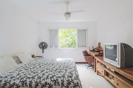 Casa à venda com 4 quartos, 620m² em Chácara Monte Alegre, São Paulo