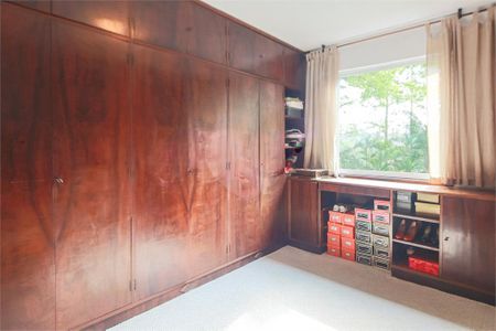 Casa à venda com 4 quartos, 620m² em Chácara Monte Alegre, São Paulo