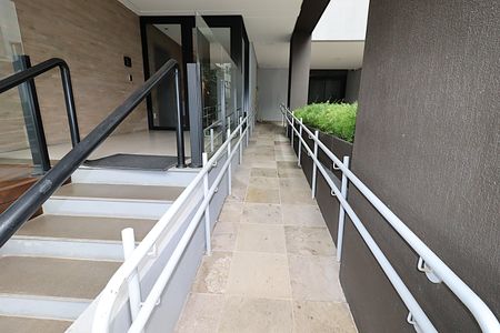 Apartamento à venda com 56m², 2 quartos e 2 vagasÁrea comum - Rampa de acesso