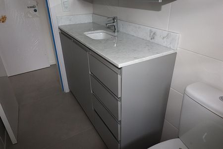 Apartamento à venda com 56m², 2 quartos e 2 vagasBanheiro 