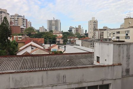 Vista da Sala de apartamento para alugar com 2 quartos, 56m² em Petrópolis, Porto Alegre