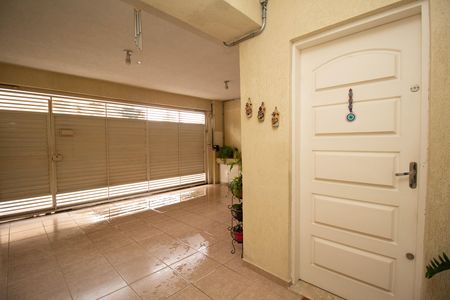 Hall de entrada de casa à venda com 3 quartos, 140m² em Vila Mangalot, São Paulo