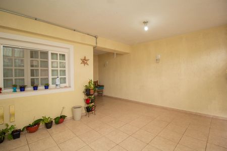 Garagem de casa à venda com 3 quartos, 140m² em Vila Mangalot, São Paulo
