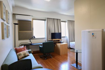 Sala de kitnet/studio para alugar com 1 quarto, 40m² em Lourdes, Belo Horizonte