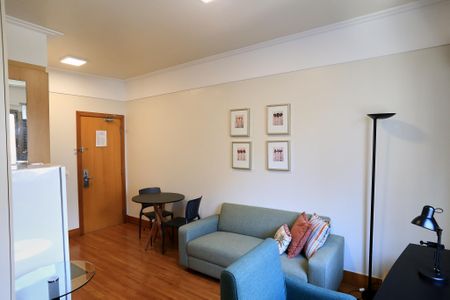 Sala de kitnet/studio para alugar com 1 quarto, 40m² em Lourdes, Belo Horizonte