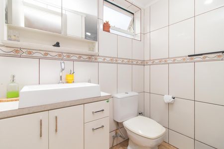 Banheiro de apartamento para alugar com 1 quarto, 49m² em Tristeza, Porto Alegre