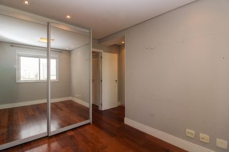 Apartamento à venda com 223m², 5 quartos e 4 vagasSuíte 3