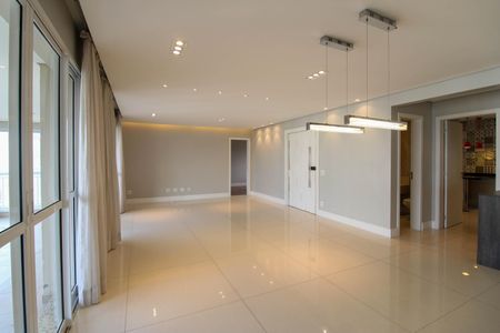 Apartamento à venda com 223m², 5 quartos e 4 vagasSala 