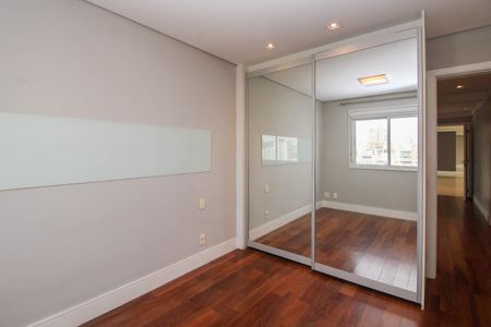 Apartamento à venda com 223m², 5 quartos e 4 vagasSuíte 3