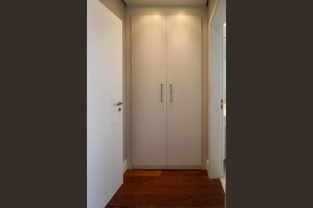 Apartamento à venda com 223m², 5 quartos e 4 vagasSuíte 3