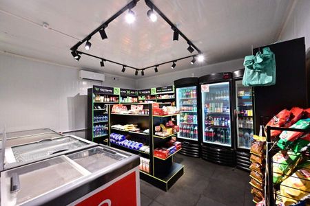 Apartamento à venda com 115m², 2 quartos e 2 vagas Apartamento à venda com 115m², 2 quartos e 2 vagasMercadinho