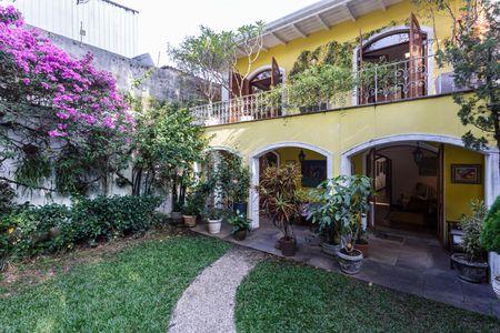 Casa à venda com 500m², 4 quartos e 4 vagas Casa à venda com 500m², 4 quartos e 4 vagasJardim