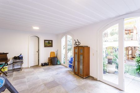 Casa à venda com 500m², 4 quartos e 4 vagas Casa à venda com 500m², 4 quartos e 4 vagasAnexo