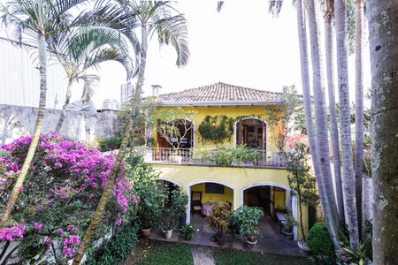 Casa à venda com 500m², 4 quartos e 4 vagas Casa à venda com 500m², 4 quartos e 4 vagasJardim