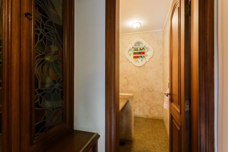 Casa à venda com 500m², 4 quartos e 4 vagas Casa à venda com 500m², 4 quartos e 4 vagasLavabo
