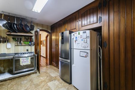 Casa à venda com 500m², 4 quartos e 4 vagas Casa à venda com 500m², 4 quartos e 4 vagasCozinha