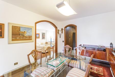 Casa à venda com 500m², 4 quartos e 4 vagas Casa à venda com 500m², 4 quartos e 4 vagasSala de Jantar