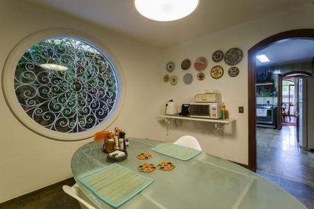 Casa à venda com 500m², 4 quartos e 4 vagas Casa à venda com 500m², 4 quartos e 4 vagasCopa