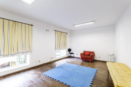 Casa à venda com 500m², 4 quartos e 4 vagas Casa à venda com 500m², 4 quartos e 4 vagasAnexo