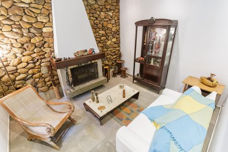Casa à venda com 500m², 4 quartos e 4 vagas Casa à venda com 500m², 4 quartos e 4 vagasSala de TV