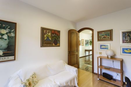 Casa à venda com 500m², 4 quartos e 4 vagas Casa à venda com 500m², 4 quartos e 4 vagasQuarto 1