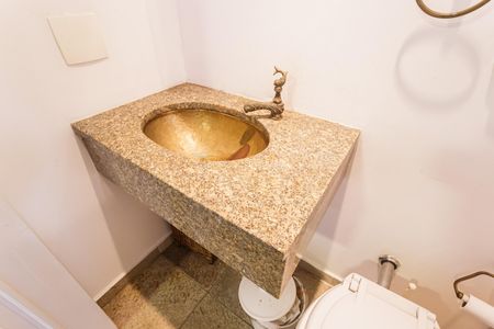 Casa à venda com 500m², 4 quartos e 4 vagas Casa à venda com 500m², 4 quartos e 4 vagasAnexo