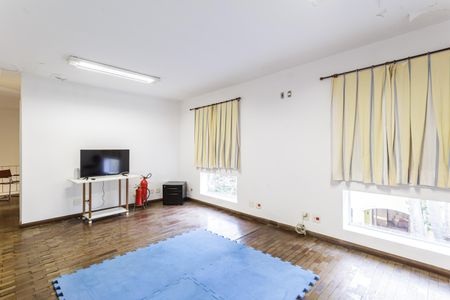 Casa à venda com 500m², 4 quartos e 4 vagas Casa à venda com 500m², 4 quartos e 4 vagasAnexo