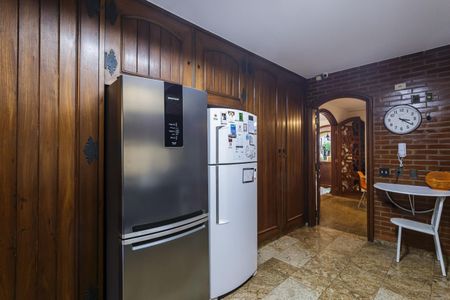 Casa à venda com 500m², 4 quartos e 4 vagas Casa à venda com 500m², 4 quartos e 4 vagasCozinha